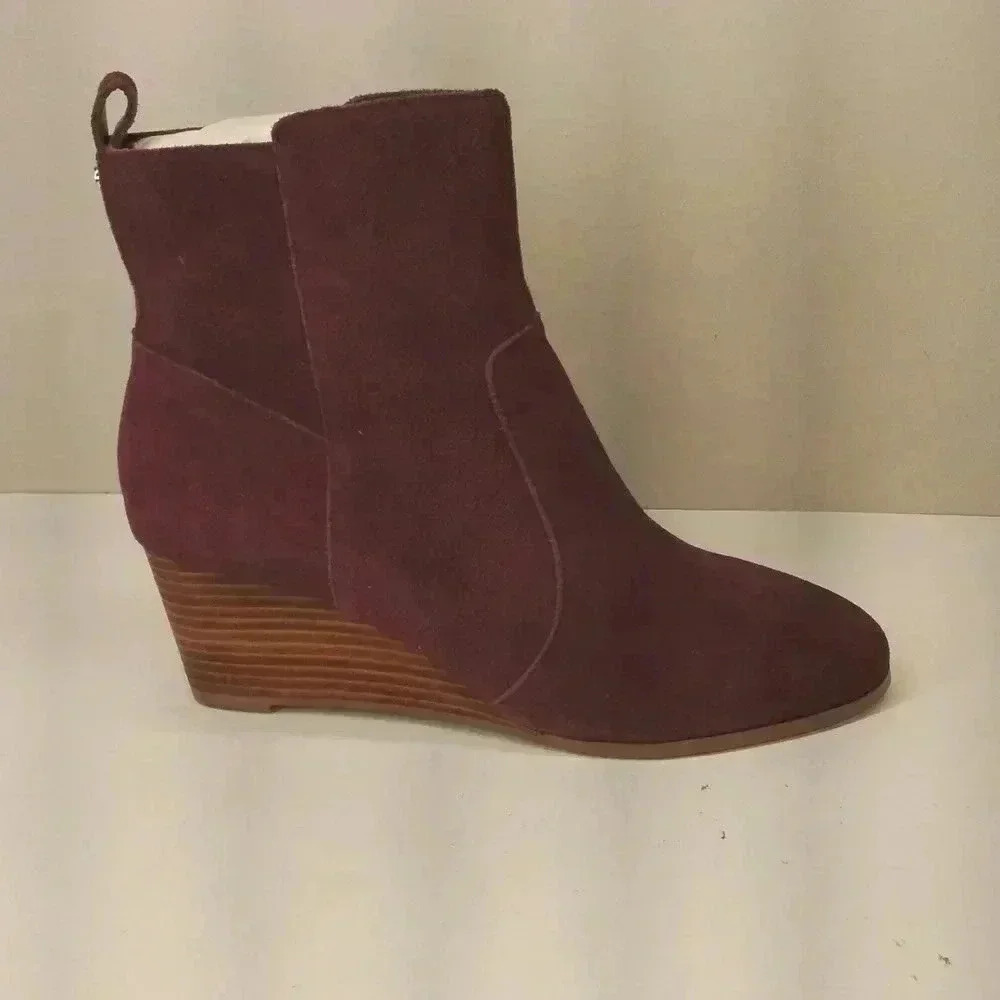 Violent and Red Jay Jay wedge Booties in burgundy size 9.5 nwob and size 9